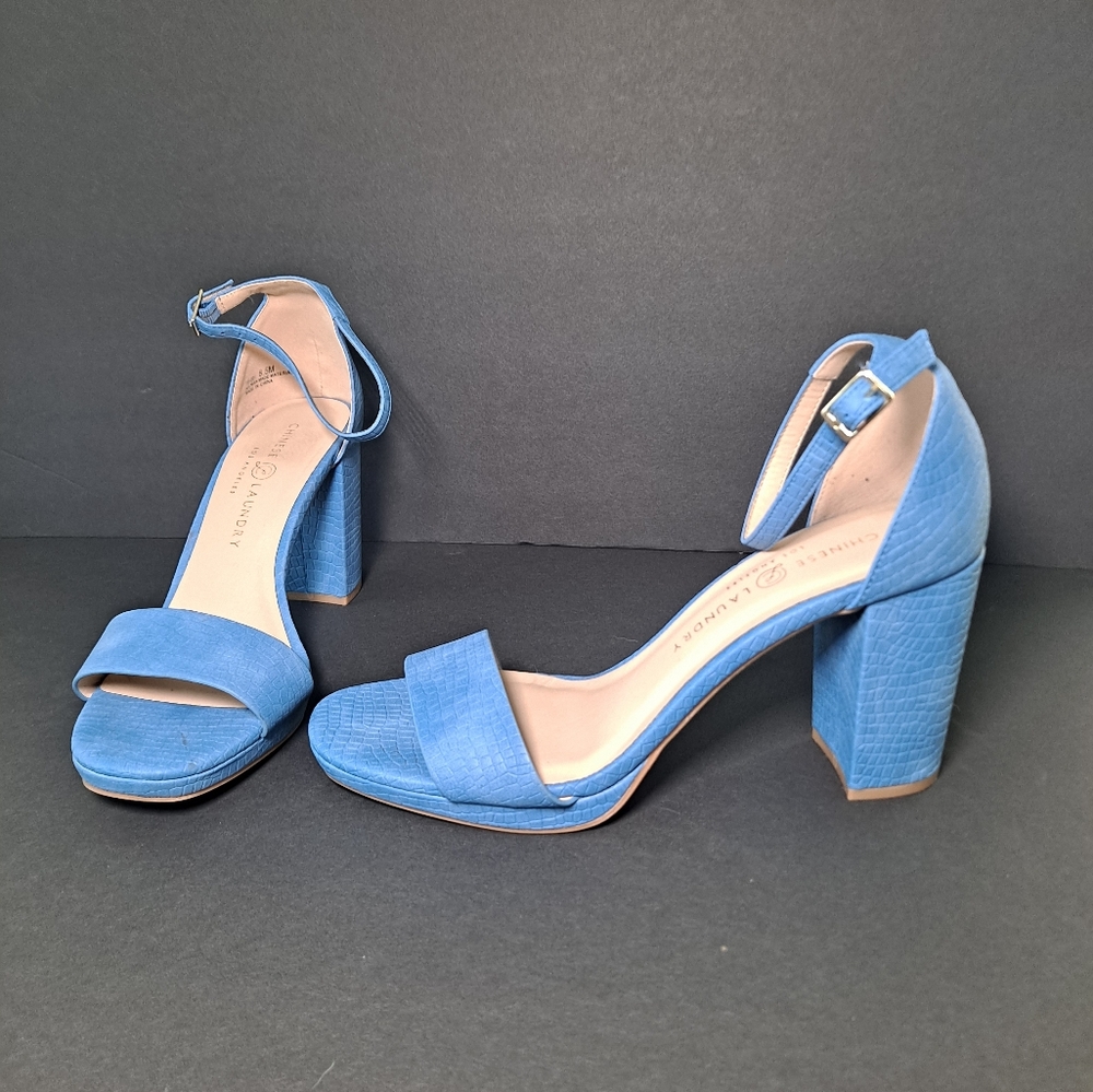 Chinese Laundry Blue Block Heel Sandals. Size 8.5M.